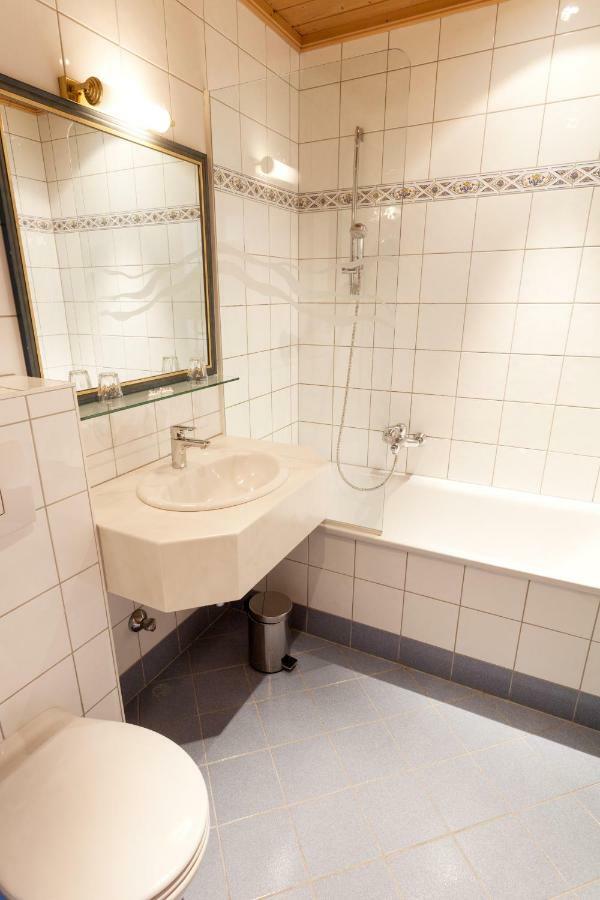 Brueckenwirt Hotel Hallein Ngoại thất bức ảnh